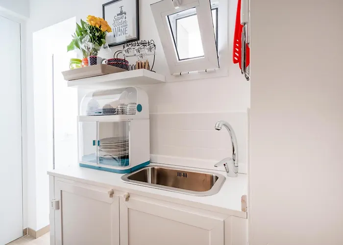 Guesthost - 4 - Lovely & Functional * Bari