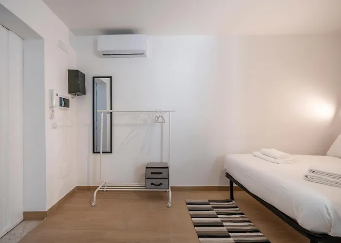 Guesthost - 4 - Lovely & Functional Appartement Bari