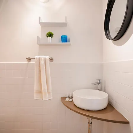 Guesthost - 4 - Lovely & Functional Appartement Bari